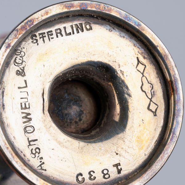 Sale e pepe e boccetta porta profumo  - Asta Argenti del XX Secolo - Associazione Nazionale - Case d'Asta italiane