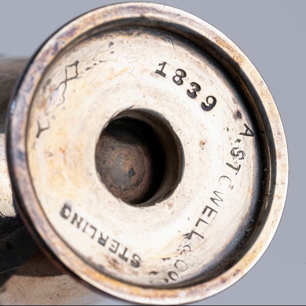 Sale e pepe e boccetta porta profumo  - Asta Argenti del XX Secolo - Associazione Nazionale - Case d'Asta italiane