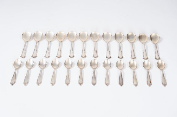 FABBRICA ARGENTERIA CLEMENTI dì GIOVANNI MANTEL & C. S.p.A. : Due set di cucchiaini  - Asta Argenti del XX Secolo - Associazione Nazionale - Case d'Asta italiane