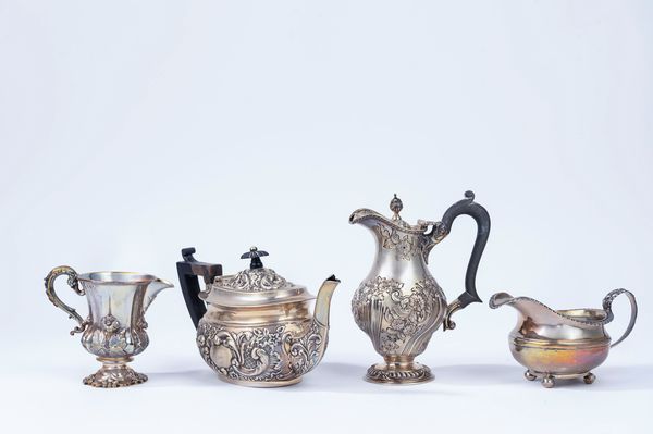 Lotto di quattro oggetti  - Asta Argenti del XX Secolo - Associazione Nazionale - Case d'Asta italiane