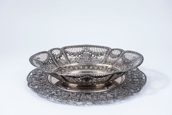 Centrotavola con piatto  - Asta Argenti del XX Secolo - Associazione Nazionale - Case d'Asta italiane