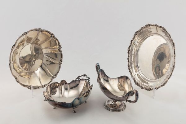 Lotto di quattro oggetti  - Asta Argenti del XX Secolo - Associazione Nazionale - Case d'Asta italiane