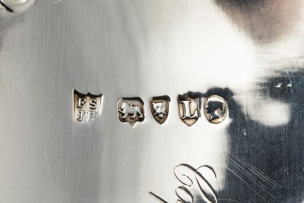 Ciotola per confetti Vittoriana con cucchiaio  - Asta Argenti del XX Secolo - Associazione Nazionale - Case d'Asta italiane