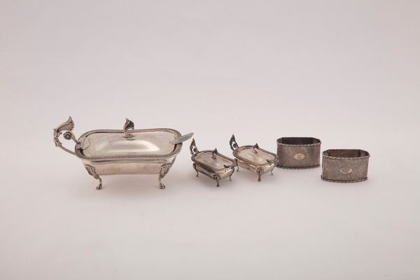 Lotto di cinque oggetti da tavola  - Asta Argenti del XX Secolo - Associazione Nazionale - Case d'Asta italiane