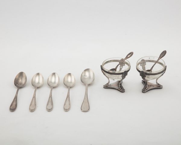 FABBRICA ARGENTERIA CLEMENTI dì GIOVANNI MANTEL & C. S.p.A. : Due salierine e cinque cucchiaini da caff  - Asta Argenti del XX Secolo - Associazione Nazionale - Case d'Asta italiane