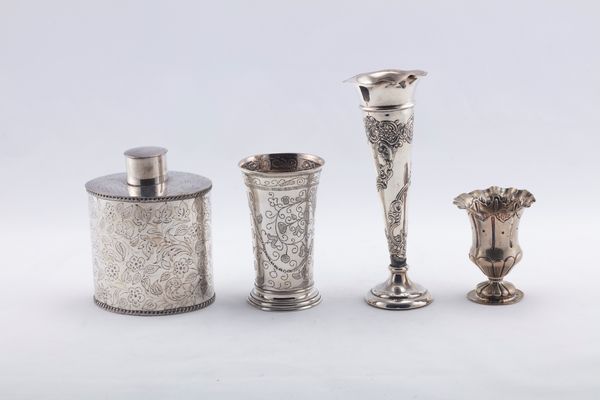 Lotto di quattro oggetti  - Asta Argenti del XX Secolo - Associazione Nazionale - Case d'Asta italiane