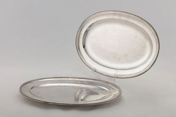 Due vassoi  - Asta Argenti del XX Secolo - Associazione Nazionale - Case d'Asta italiane