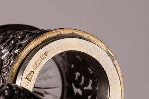 Arricciacapelli con stoppiniera e portaprofumo  - Asta Argenti del XX Secolo - Associazione Nazionale - Case d'Asta italiane