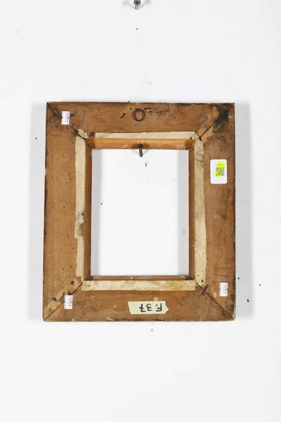 Cornice intagliata, dipinta e dorata. Lombardia XVII secolo  - Asta Cornici antiche - Associazione Nazionale - Case d'Asta italiane