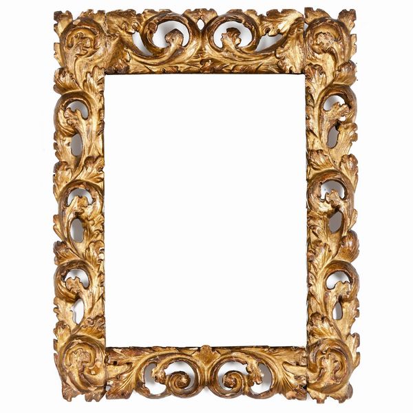 Cornice in legno intagliato e dorato. Italia centrale XVII secolo  - Asta Cornici antiche - Associazione Nazionale - Case d'Asta italiane