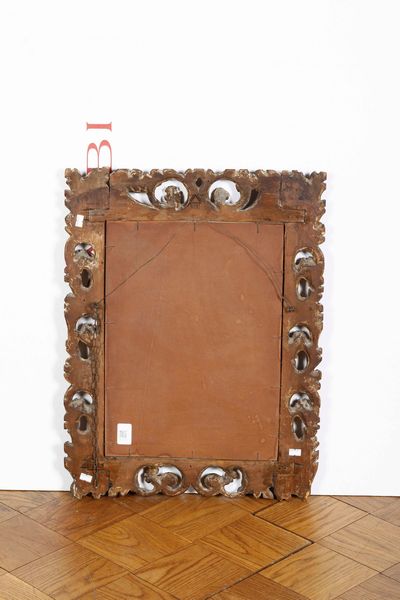 Cornice in legno intagliato e dorato. Italia centrale XVII secolo  - Asta Cornici antiche - Associazione Nazionale - Case d'Asta italiane