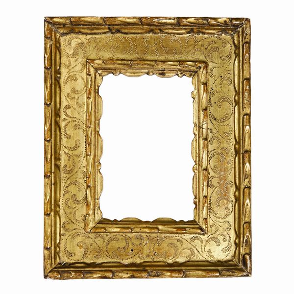 Cornice a cassetta in legno bulinato, intagliato e dorato, Emilia, XVII-XVIII secolo  - Asta Cornici antiche - Associazione Nazionale - Case d'Asta italiane