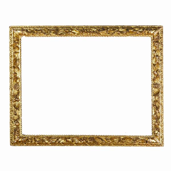 Cornice in legno intagliato e dorato. Italia centrale XVIII secolo  - Asta Cornici antiche - Associazione Nazionale - Case d'Asta italiane