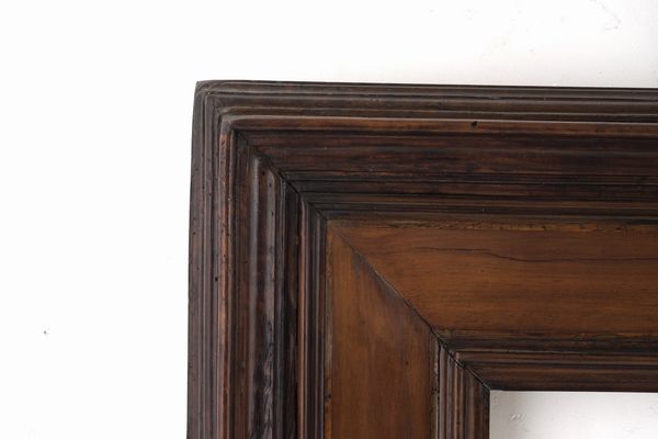 Cornice a cassetta in legno intagliato. Toscana, XVII secolo (?)  - Asta Cornici antiche - Associazione Nazionale - Case d'Asta italiane