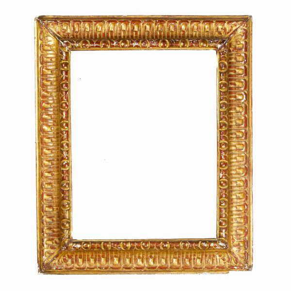 Cornice in legno intagliato e dorato. Italia centrale XVII secolo  - Asta Cornici antiche - Associazione Nazionale - Case d'Asta italiane
