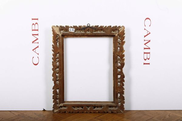 Cornice in legno intagliato e dorato. Centro Italia XVIII secolo  - Asta Cornici antiche - Associazione Nazionale - Case d'Asta italiane