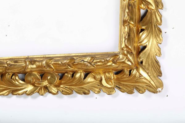 Cornice in legno intagliato e dorato. Centro Italia XVIII secolo  - Asta Cornici antiche - Associazione Nazionale - Case d'Asta italiane