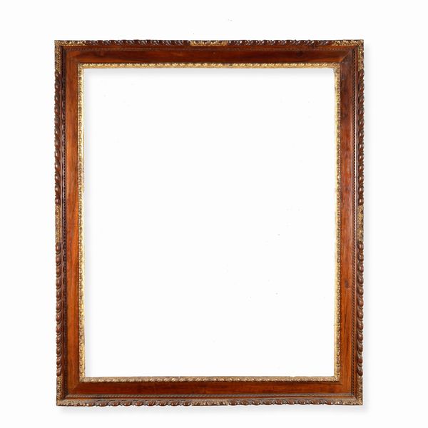 Cornice a cassetta in legno intagliato e parzialmente dorato. Italia centrale XVII-XVIII secolo  - Asta Cornici antiche - Associazione Nazionale - Case d'Asta italiane