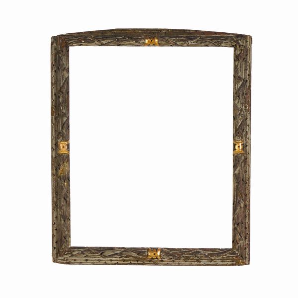 Cornice sagomata in legno intagliato, laccato e dorato. Nord Italia XVIII secolo  - Asta Cornici antiche - Associazione Nazionale - Case d'Asta italiane