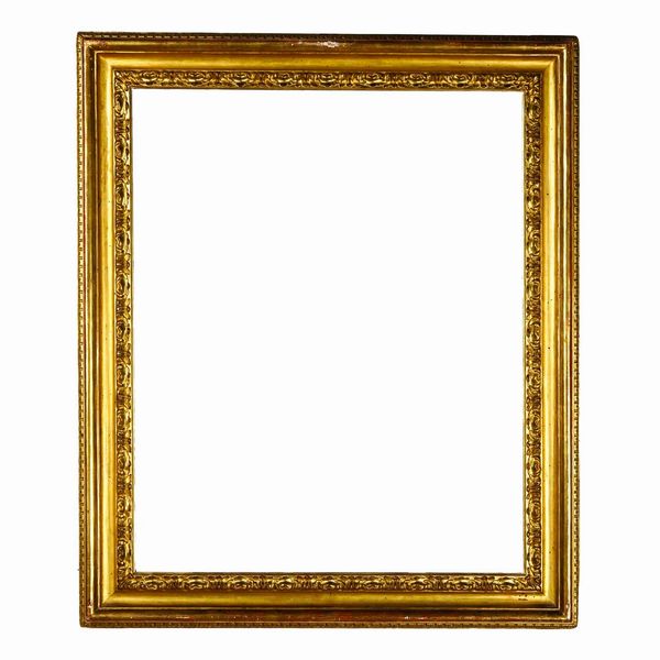 Coppia di cornici in legno intagliato e dorato. Italia centrale XVIII secolo  - Asta Cornici antiche - Associazione Nazionale - Case d'Asta italiane