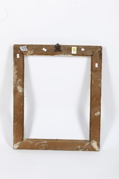 Cornice in legno laccato e dorato con decori in pastiglia. XVIII secolo  - Asta Cornici antiche - Associazione Nazionale - Case d'Asta italiane