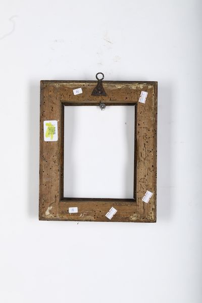 Cornice a teca in legno intagliato e dorato, Roma XVIII secolo  - Asta Cornici antiche - Associazione Nazionale - Case d'Asta italiane