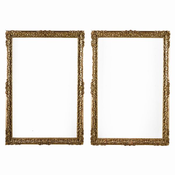 Coppia di cornici in legno intagliato, dorato e bulinato. XVIII secolo  - Asta Cornici antiche - Associazione Nazionale - Case d'Asta italiane