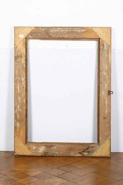 Cornice in legno intagliato e dorato. Roma, XVIII secolo  - Asta Cornici antiche - Associazione Nazionale - Case d'Asta italiane