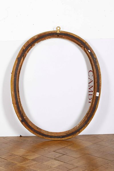 Coppia di cornici intagliate e dorate. Nord Italia XVIII secolo  - Asta Cornici antiche - Associazione Nazionale - Case d'Asta italiane