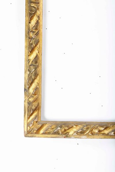 Cornice in legno intagliato e dorato. Italia centrale, XVII secolo  - Asta Cornici antiche - Associazione Nazionale - Case d'Asta italiane