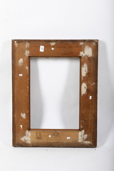 Cornice in legno di noce intarsiato. XIX secolo  - Asta Cornici antiche - Associazione Nazionale - Case d'Asta italiane