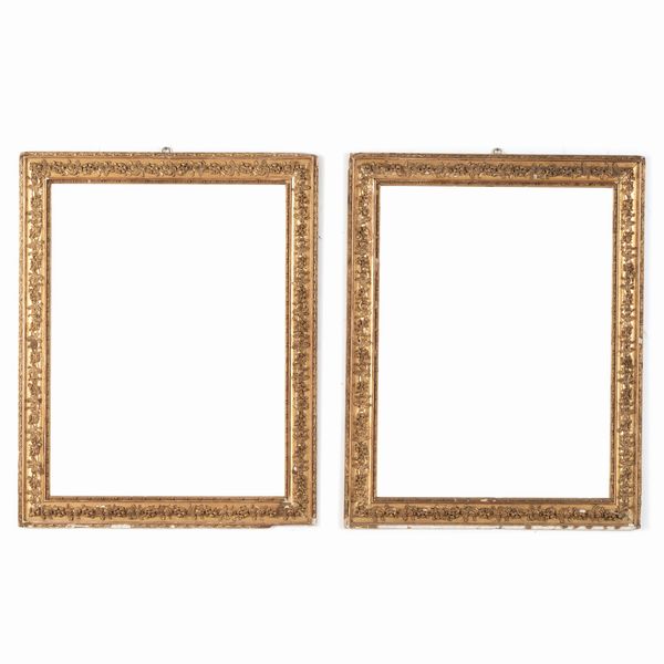 Coppia di cornici con decori in pastiglia dorata, XIX secolo  - Asta Cornici antiche - Associazione Nazionale - Case d'Asta italiane