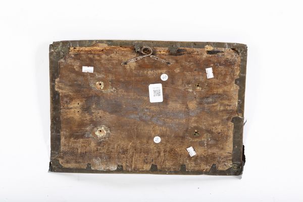 Cornice rivestita di lamierino di ottone sbalzato. XVIII secolo  - Asta Cornici antiche - Associazione Nazionale - Case d'Asta italiane