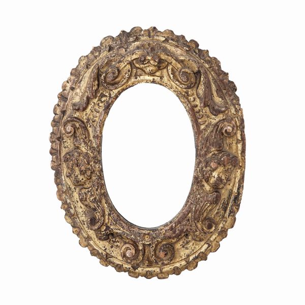 Cornice in legno intagliato e dorato. Veneto XVI-XVII secolo  - Asta Cornici antiche - Associazione Nazionale - Case d'Asta italiane