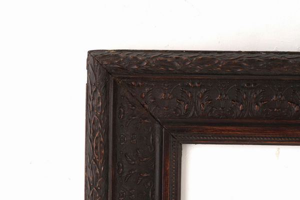 Cornice in stile in legno intagliato e pastiglia  - Asta Cornici antiche - Associazione Nazionale - Case d'Asta italiane