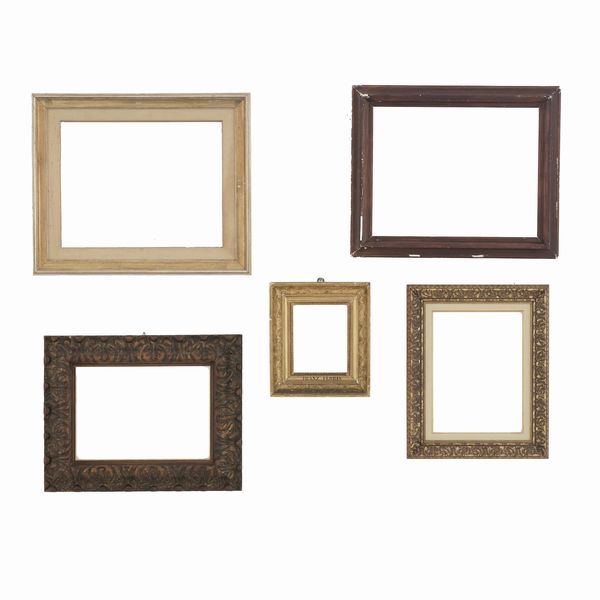Lotto di cinque cornici diverse  - Asta Cornici antiche - Associazione Nazionale - Case d'Asta italiane