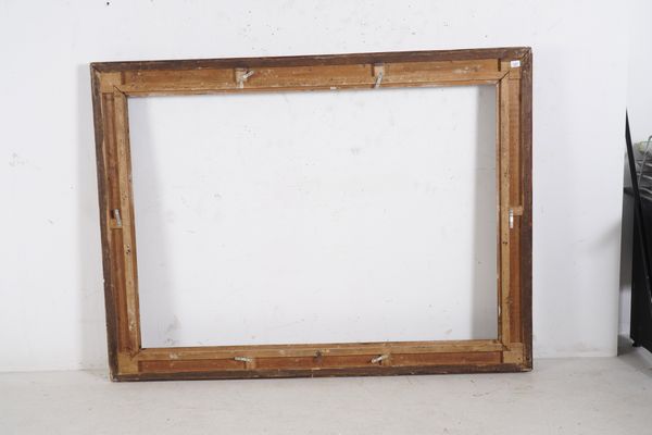 Grande cornice in legno e pastiglia dorata, XX secolo  - Asta Cornici antiche - Associazione Nazionale - Case d'Asta italiane