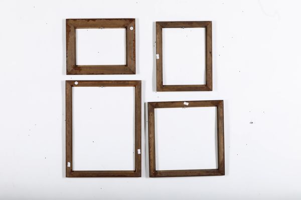 Quattro cornici in noce. XX secolo  - Asta Cornici antiche - Associazione Nazionale - Case d'Asta italiane