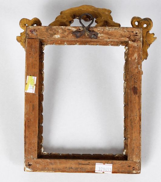 Cornice in legno intagliato e dorato. XVIII secolo  - Asta Cornici antiche - Associazione Nazionale - Case d'Asta italiane