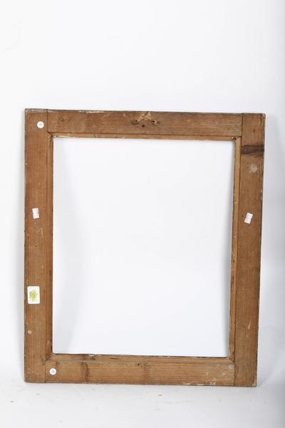 Cornice a sagoma Salvator Rosa in legno argentato e dipinto a finto marmo. Marche, XVIII secolo  - Asta Cornici antiche - Associazione Nazionale - Case d'Asta italiane