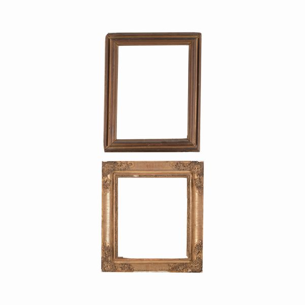 Due cornici diverse in legno dorato  - Asta Cornici antiche - Associazione Nazionale - Case d'Asta italiane