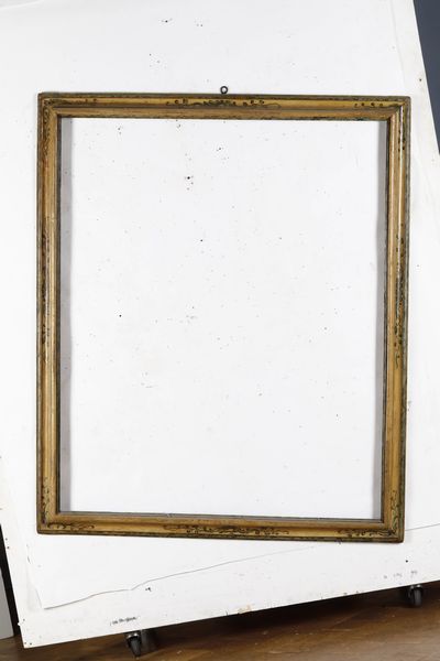 Coppia di cornici in legno intagliato e dipinto. XIX secolo  - Asta Cornici antiche - Associazione Nazionale - Case d'Asta italiane