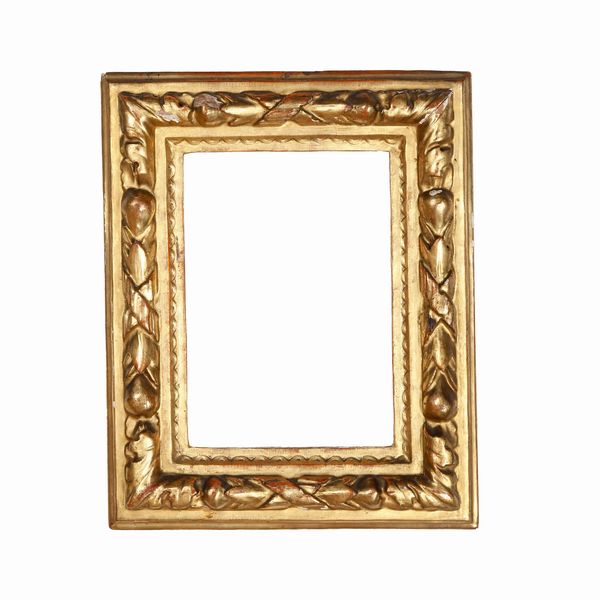 Cornice a cassetta intagliata e dorata. Italia centrale XVII secolo  - Asta Cornici antiche - Associazione Nazionale - Case d'Asta italiane