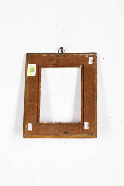 Cornice a cassetta intagliata e dorata. Italia centrale XVII secolo  - Asta Cornici antiche - Associazione Nazionale - Case d'Asta italiane