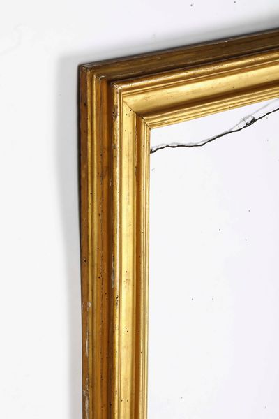 Cornice a sagoma Salvator Rosa in legno intagliato e dorato. Italia centrale (Roma?) XVIII secolo  - Asta Cornici antiche - Associazione Nazionale - Case d'Asta italiane