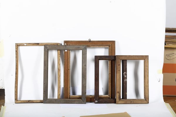 Cinque cornici. XIX secolo  - Asta Cornici antiche - Associazione Nazionale - Case d'Asta italiane