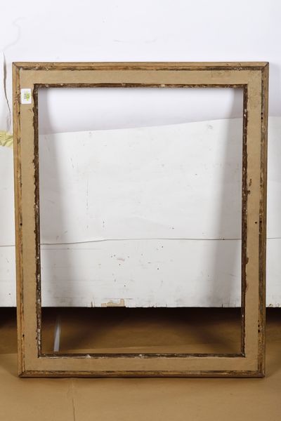 Cornice in legno con decori in pastiglia dorata. XIX secolo  - Asta Cornici antiche - Associazione Nazionale - Case d'Asta italiane