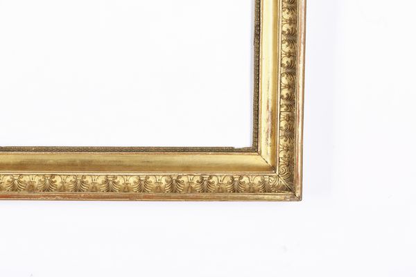 Cornice in legno con decori in pastiglia dorata. XIX secolo  - Asta Cornici antiche - Associazione Nazionale - Case d'Asta italiane