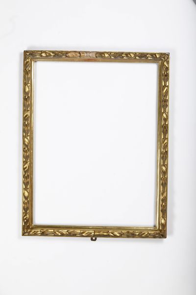 Cornice in legno intagliato e dorato, Emilia XVII secolo  - Asta Cornici antiche - Associazione Nazionale - Case d'Asta italiane
