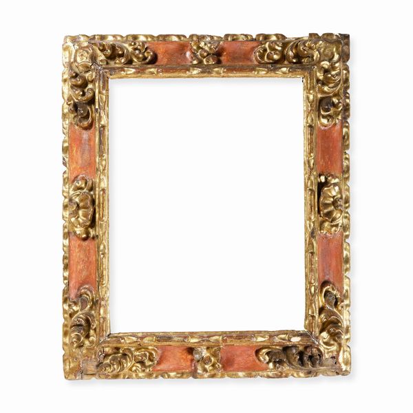 Cornice in legno intagliato dorato e dipinto. Spagna XVII secolo  - Asta Cornici antiche - Associazione Nazionale - Case d'Asta italiane